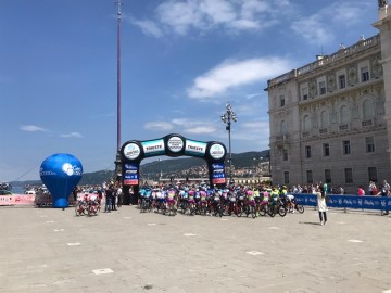 Balon Alfa i brama XL nietypowa na Adriatica Lonica Race 