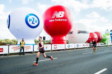 Alejka balonów reklamowych podczas maratonu PZU