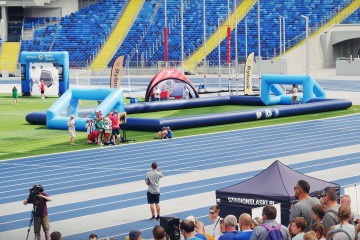 Dmuchane boisko i bramki na Stadionie Śląskim w Chorzowie