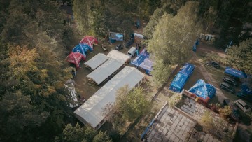 Miasteczko z namiotami Pająk dla firmy Polaris