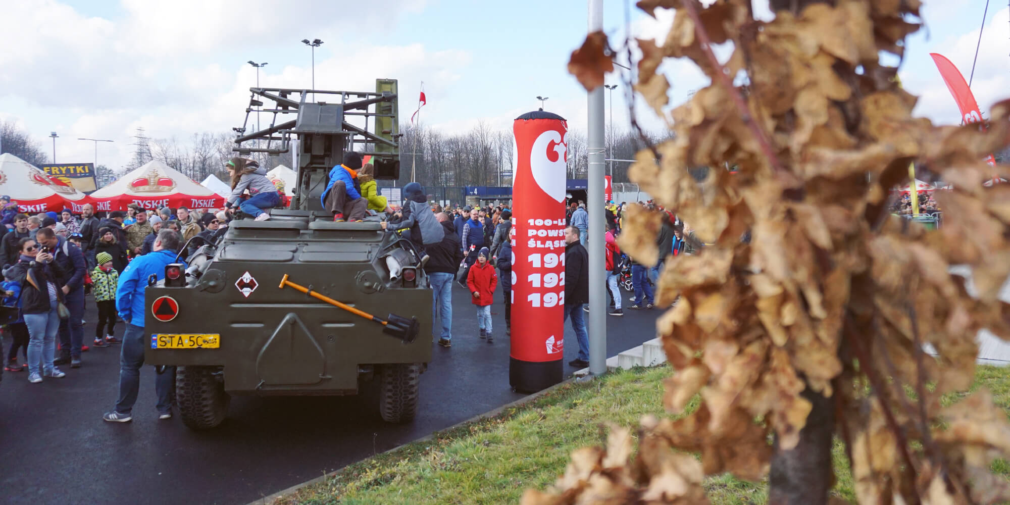 Słupek reklamowy VENTO z brandingiem Powstanie Śląskie na Stadionie Śląskim