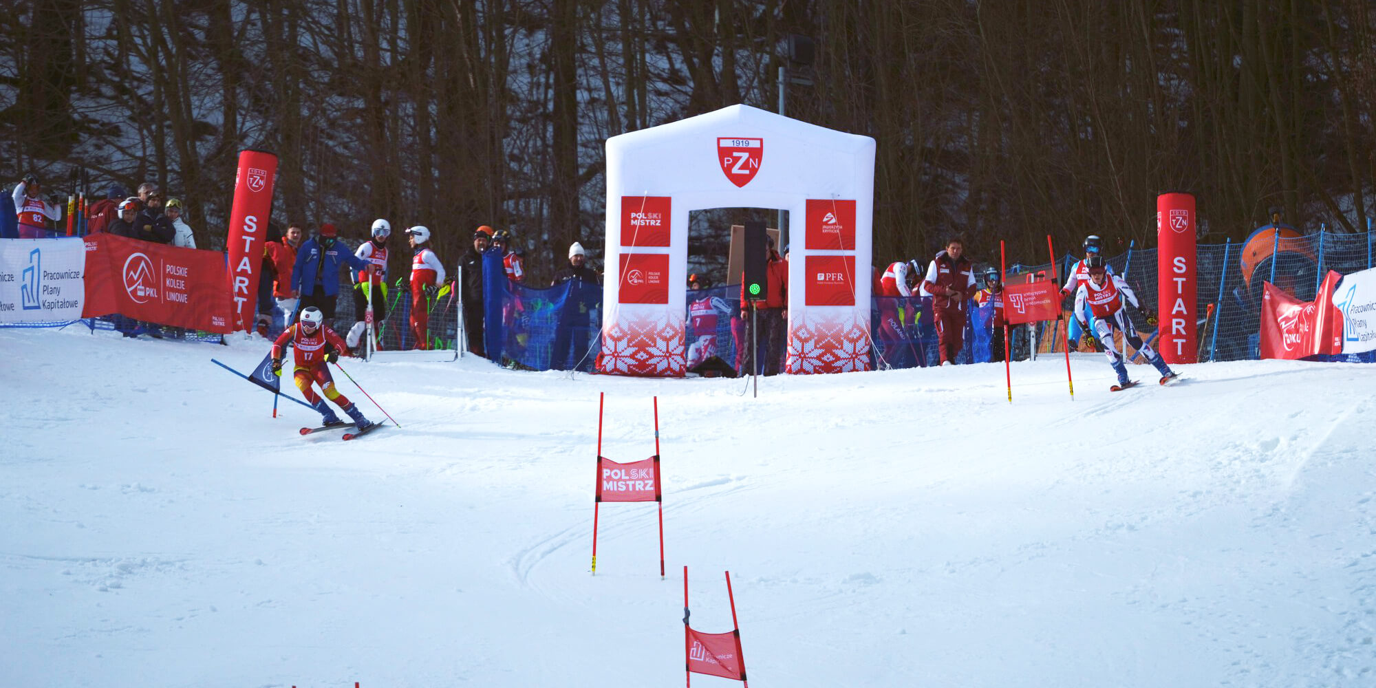 Słupki startowe narciarstwo zjazdowe Polski Mistrz
